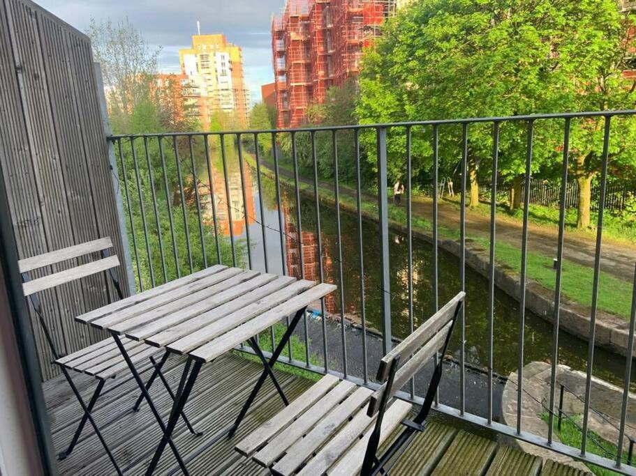 Cityfront Modern Apt Near City Centre/Etihad, Free Parking Манчестър Екстериор снимка