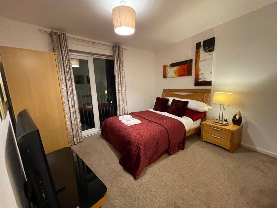 Cityfront Modern Apt Near City Centre/Etihad, Free Parking Манчестър Екстериор снимка